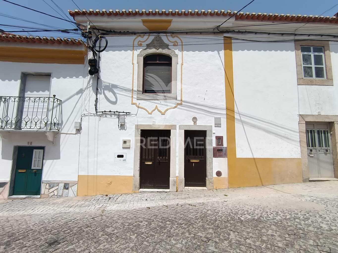 Confortável t2 com sótão aproveitado