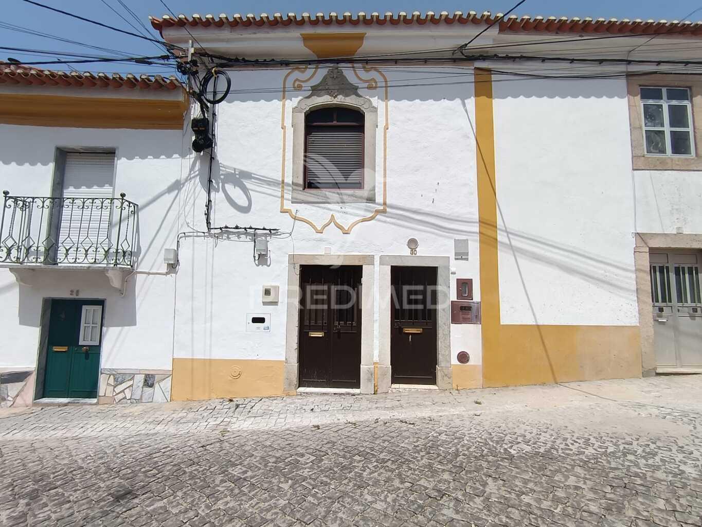 Confortável t2 com sótão aproveitado