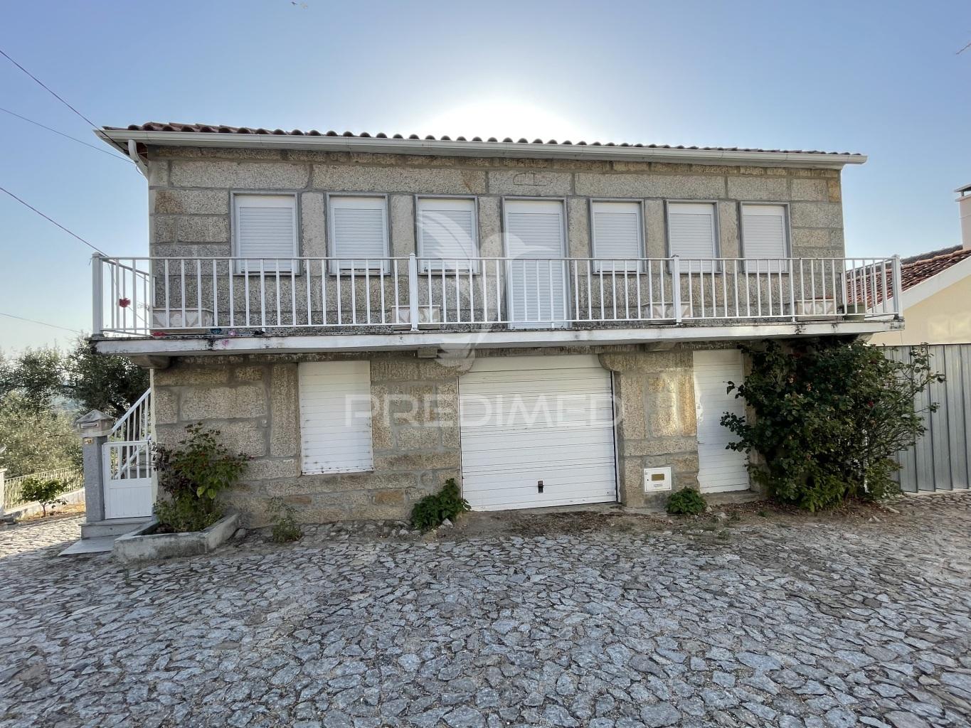 Moradia t3 à venda com terreno de 5.000 m² – carvalhal (mêda)