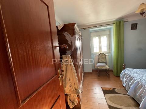 Moradia t3 à venda com terreno de 5.000 m² – carvalhal (mêda)