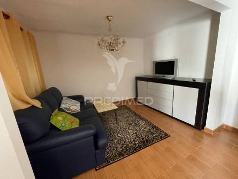 Moradia t3 à venda com terreno de 5.000 m² – carvalhal (mêda)