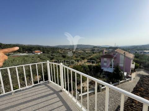 Moradia t3 à venda com terreno de 5.000 m² – carvalhal (mêda)