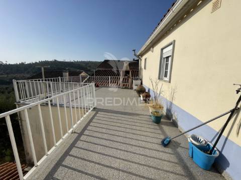 Moradia t3 à venda com terreno de 5.000 m² – carvalhal (mêda)