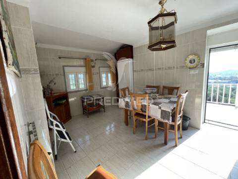 Moradia t3 à venda com terreno de 5.000 m² – carvalhal (mêda)