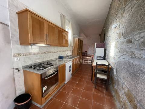 Moradia t3 à venda com terreno de 5.000 m² – carvalhal (mêda)