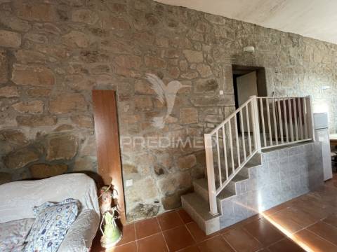 Moradia t3 à venda com terreno de 5.000 m² – carvalhal (mêda)