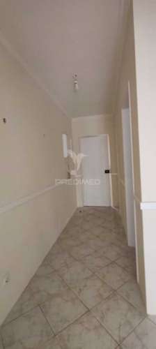 T1 magoito com varanda e parqueamento