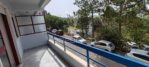 T1 magoito com varanda e parqueamento