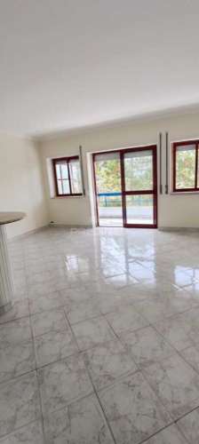 T1 magoito com varanda e parqueamento