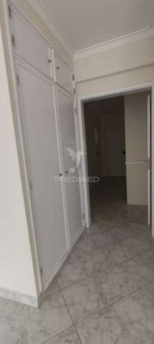 T1 magoito com varanda e parqueamento