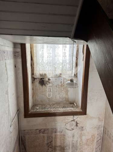 Prédio único para remodelação total com jardim interno em santana – sesimbra