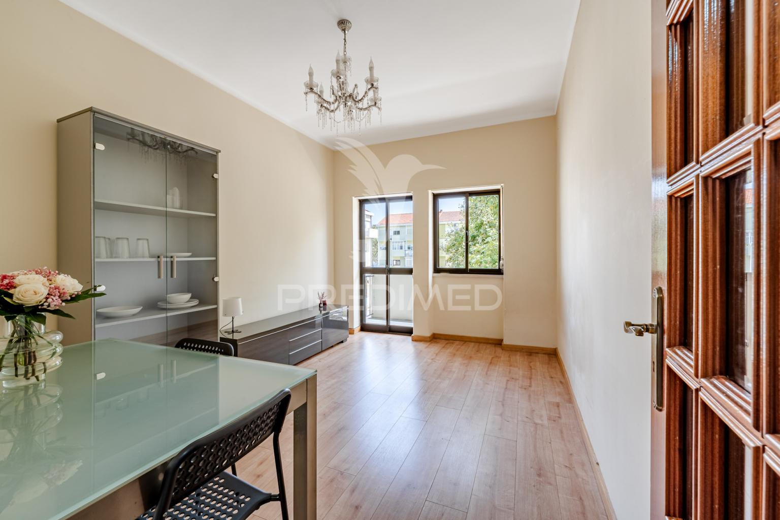 Apartamento t2 remodelado no barreiro