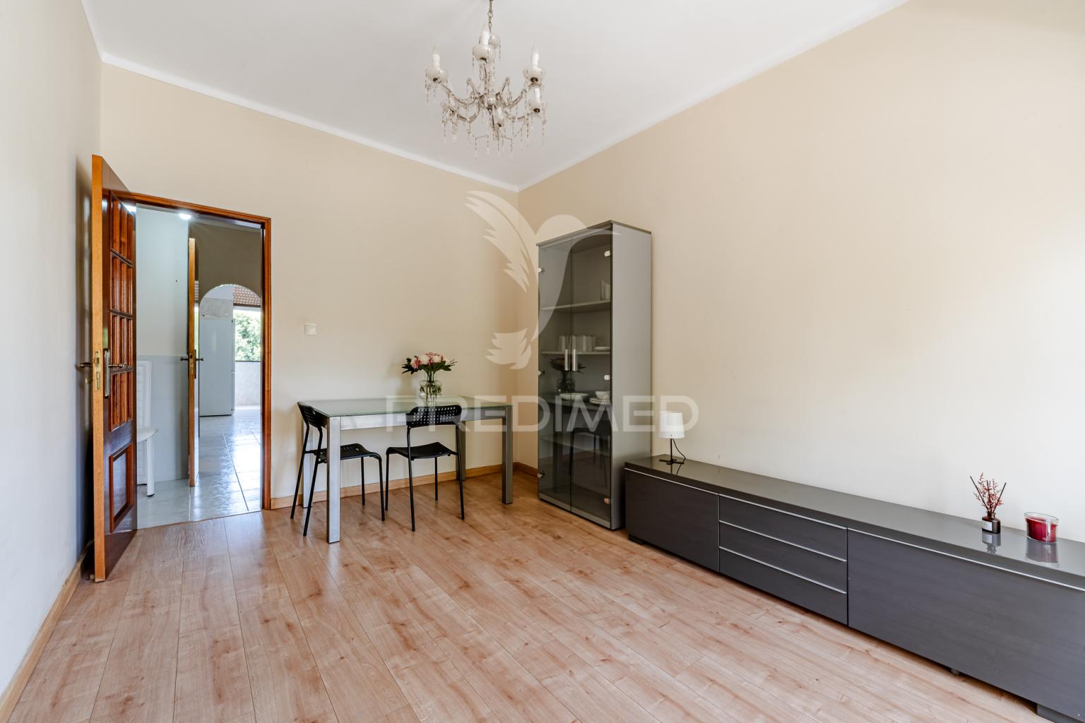 Apartamento t2 remodelado no barreiro