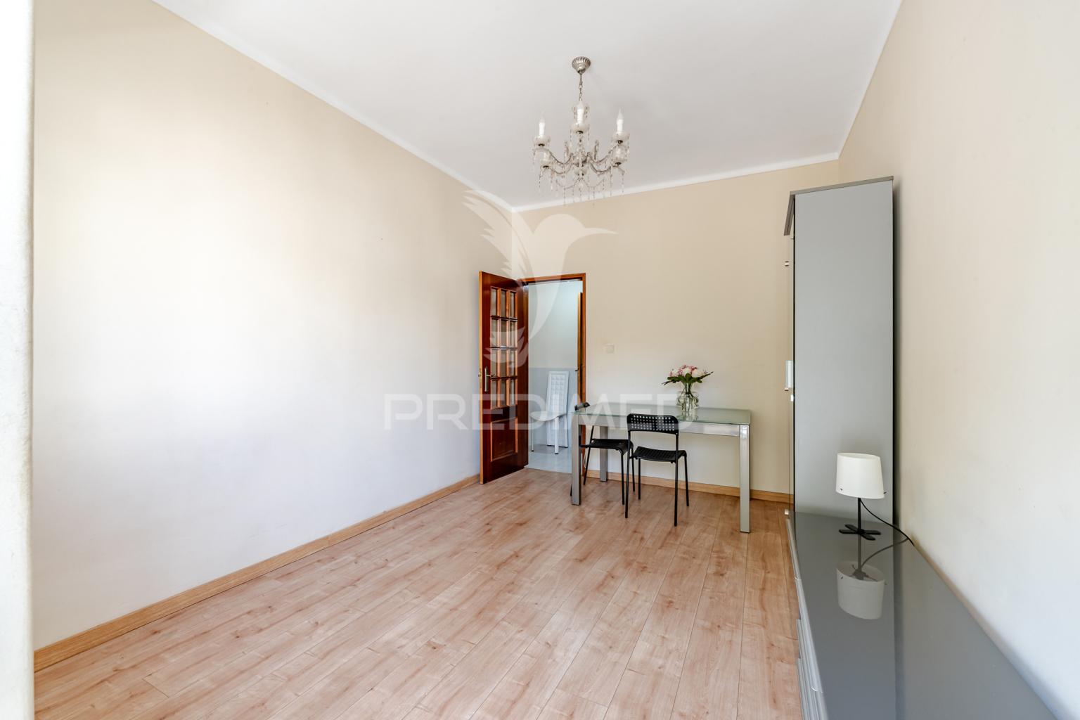 Apartamento t2 remodelado no barreiro