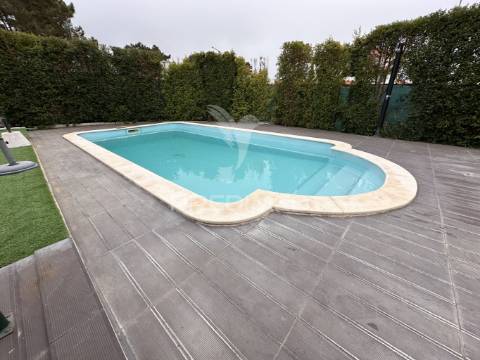 Moradia t7 com piscina e garagem na lagoa de albufeira