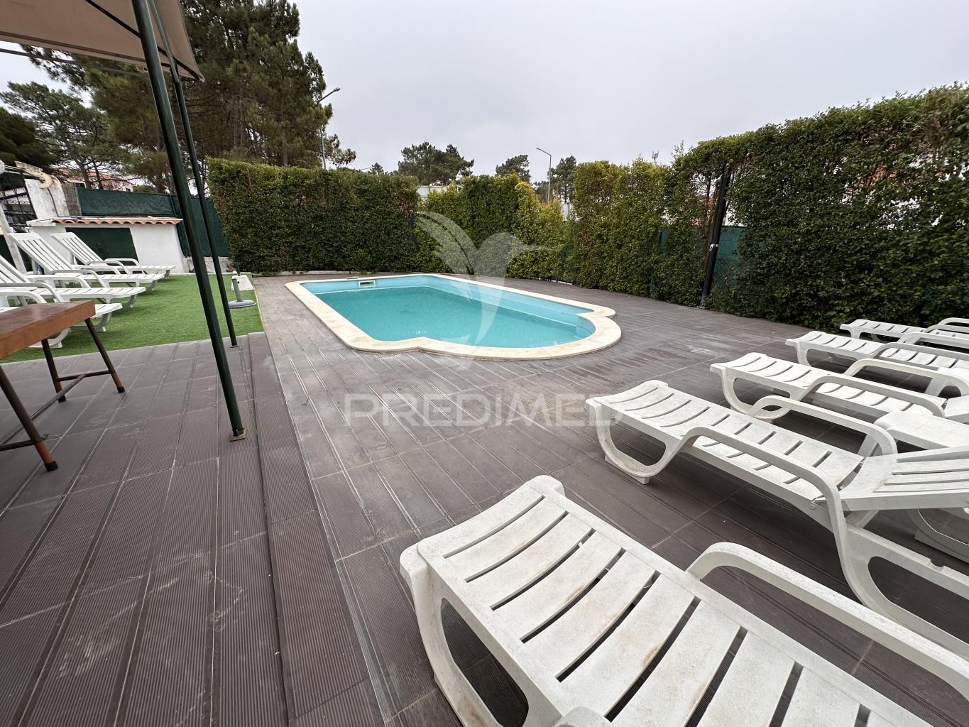 Moradia t7 com piscina e garagem na lagoa de albufeira