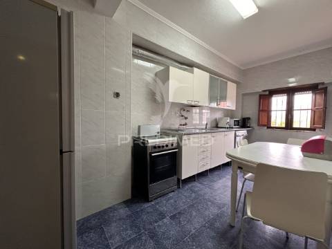 Moradia t7 com piscina e garagem na lagoa de albufeira