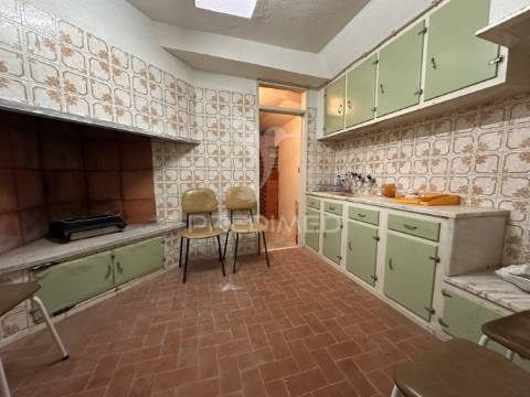 Moradia t7 com piscina e garagem na lagoa de albufeira