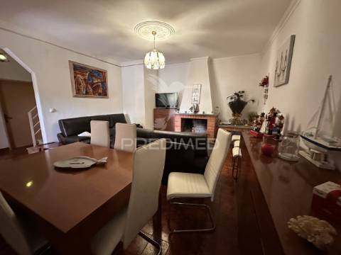 Moradia t7 com piscina e garagem na lagoa de albufeira