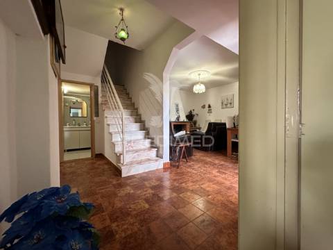 Moradia t7 com piscina e garagem na lagoa de albufeira