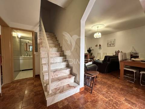 Moradia t7 com piscina e garagem na lagoa de albufeira