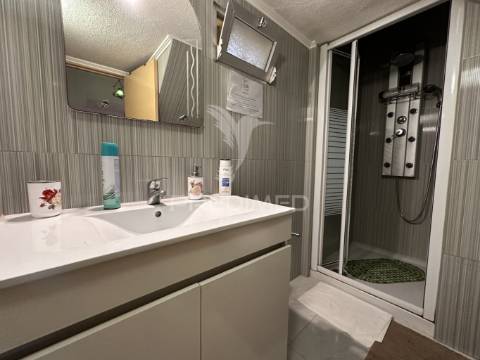 Moradia t7 com piscina e garagem na lagoa de albufeira