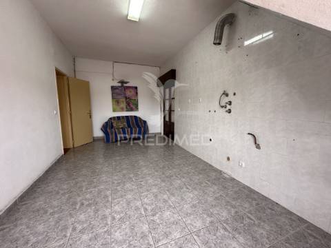 Moradia t7 com piscina e garagem na lagoa de albufeira