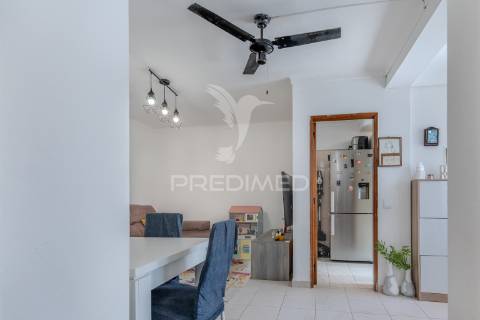 Apartamento t1+1 em ferragudo com terraço a 5 minutos de várias praias paradisíacas!