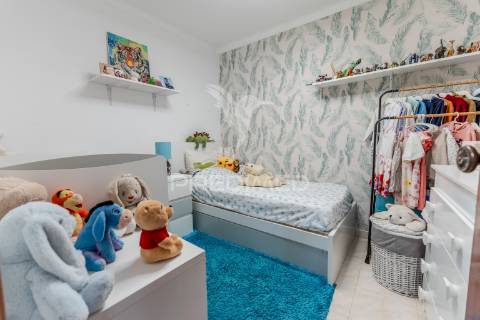 Apartamento t1+1 em ferragudo com terraço a 5 minutos de várias praias paradisíacas!