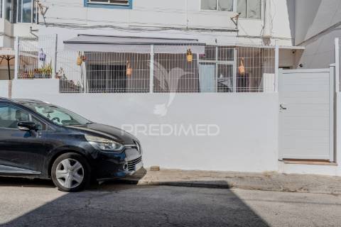 Apartamento t1+1 em ferragudo com terraço a 5 minutos de várias praias paradisíacas!