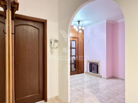 Apartamento t1, c/ garagem, fátima