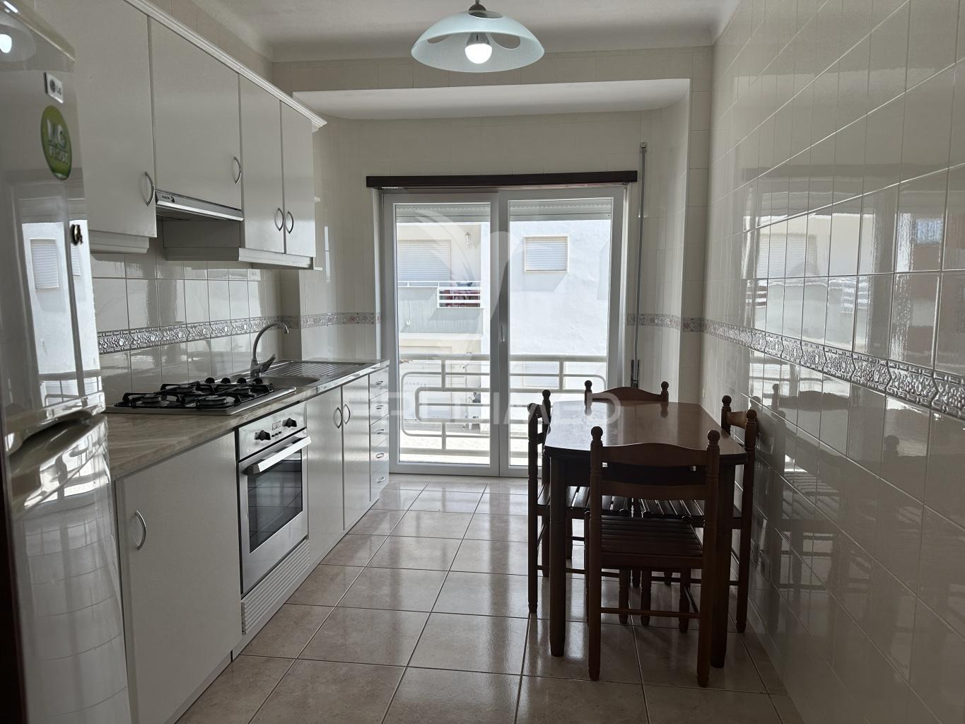 Apartamento t1, c/ garagem, fátima