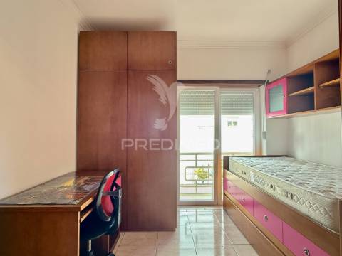 Apartamento t1, c/ garagem, fátima