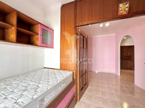 Apartamento t1, c/ garagem, fátima