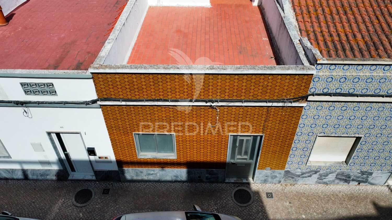 Casa antiga para recuperar, 115m2, bastante central
