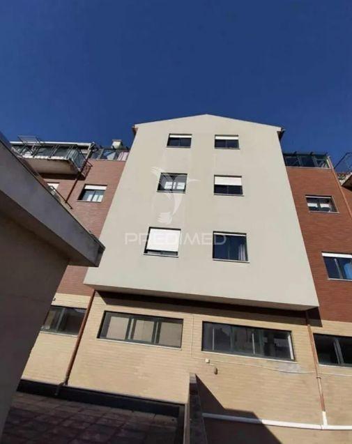 Apartamento t4 duplex em santa joana