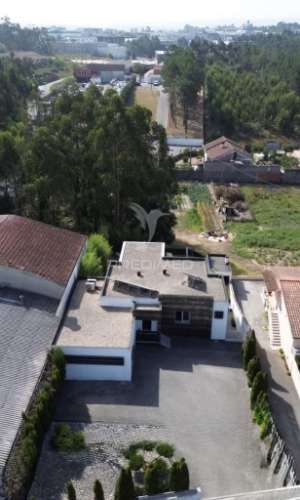 Magnífica moradia t3+1 – prestígio e tranquilidade nos arredores de leiria