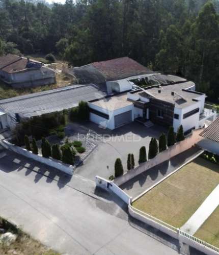 Magnífica moradia t3+1 – prestígio e tranquilidade nos arredores de leiria