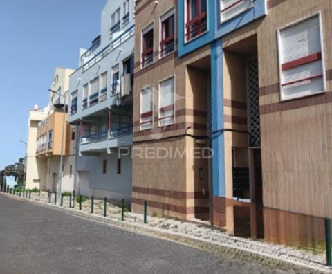 Apartamento t1 com parqueamento – acesso direto à praia do magoito