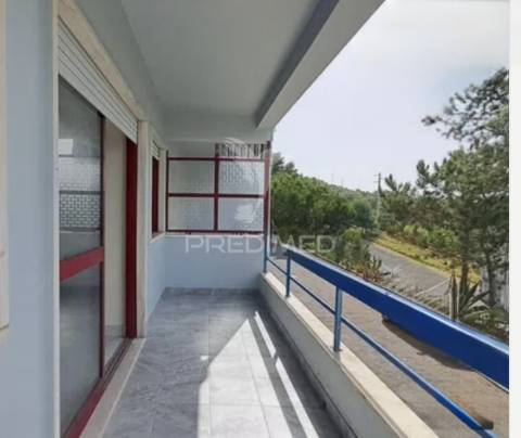 Apartamento t1 com parqueamento – acesso direto à praia do magoito