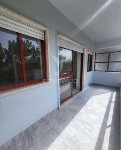 Apartamento t1 com parqueamento – acesso direto à praia do magoito