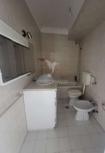 Apartamento t1 com parqueamento – acesso direto à praia do magoito