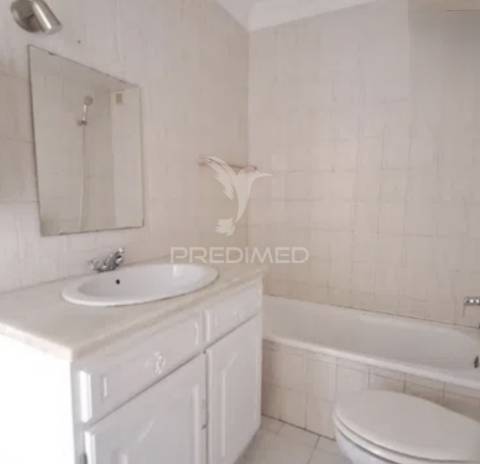 Apartamento t1 com parqueamento – acesso direto à praia do magoito