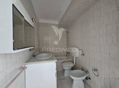 Apartamento t1 com parqueamento – acesso direto à praia do magoito