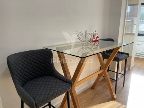 Apartamento t3 mobilado , no centro de v.n.gaia, junto ao metro