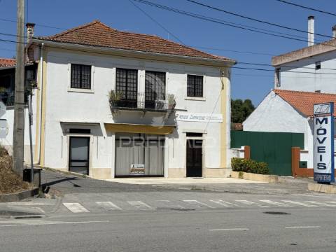 Loja para arrendar no centro de pernes