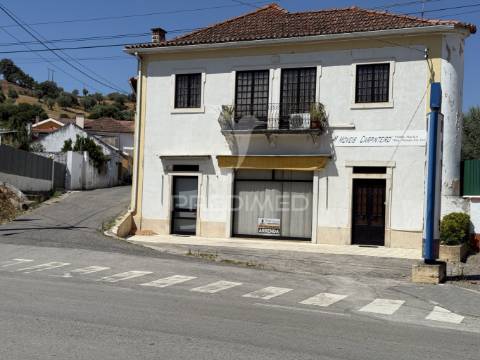 Loja para arrendar no centro de pernes