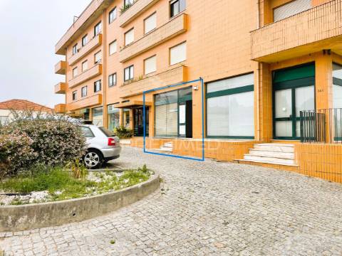 Loja comercial em valadares – potencial para conversão em habitação t2