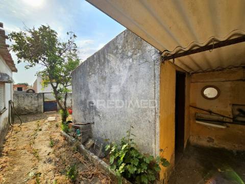 Moradia típica alentejana com terreno