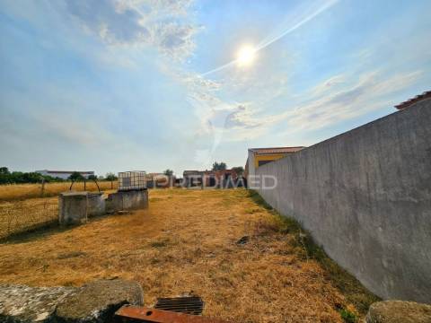 Moradia típica alentejana com terreno